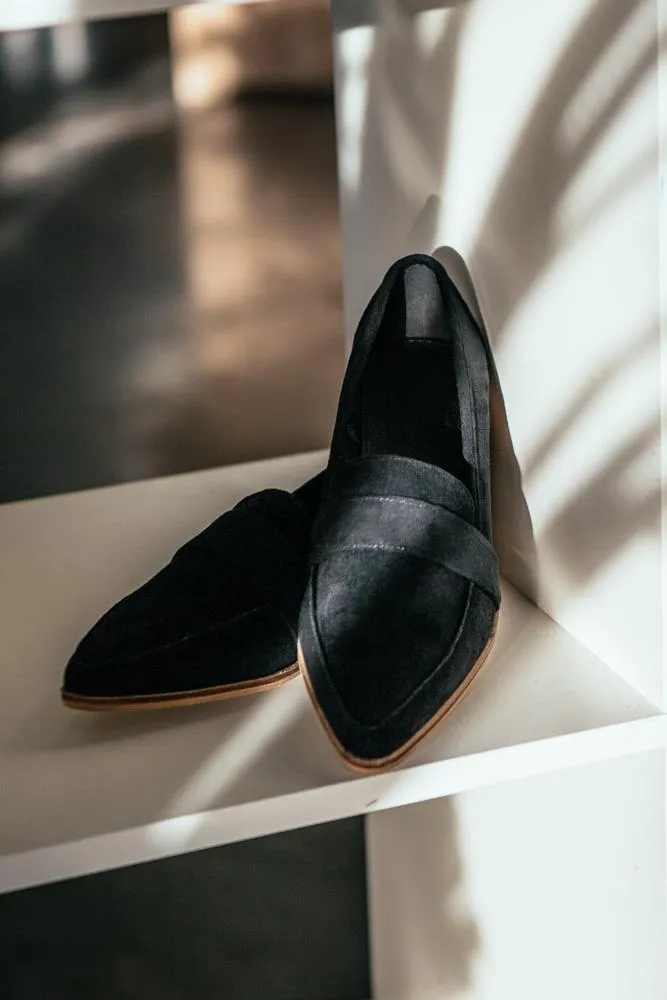 Alma Black Loafer