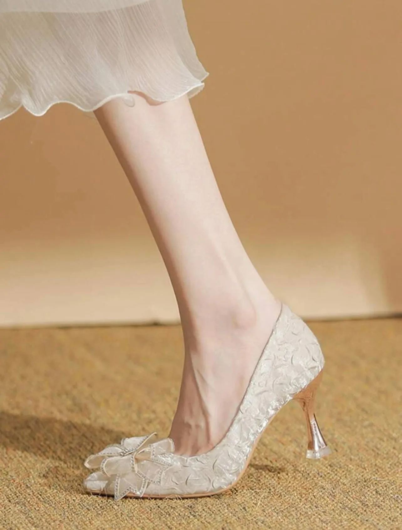 Bow Decor Pointed Toe Pumps