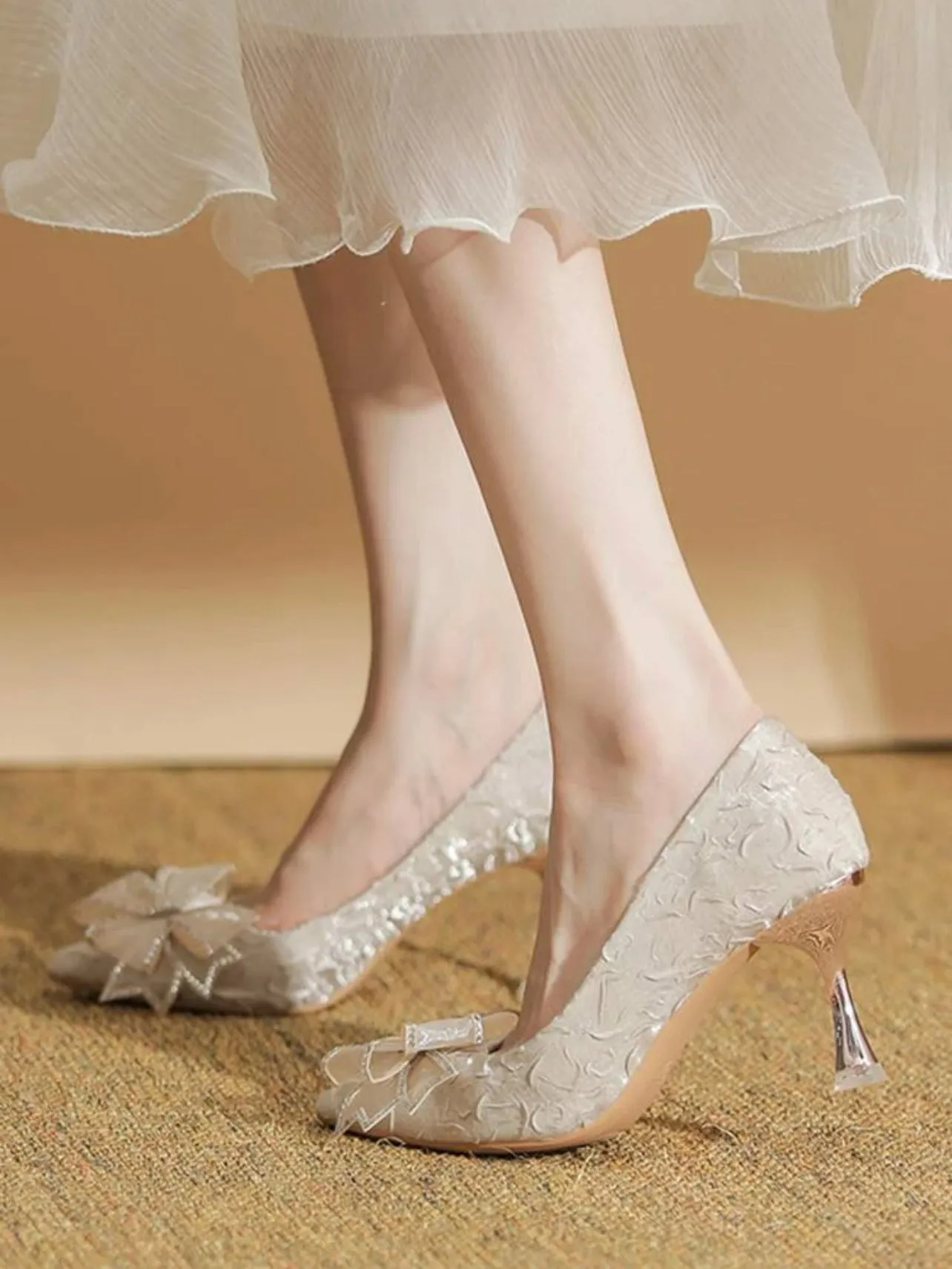 Bow Decor Pointed Toe Pumps