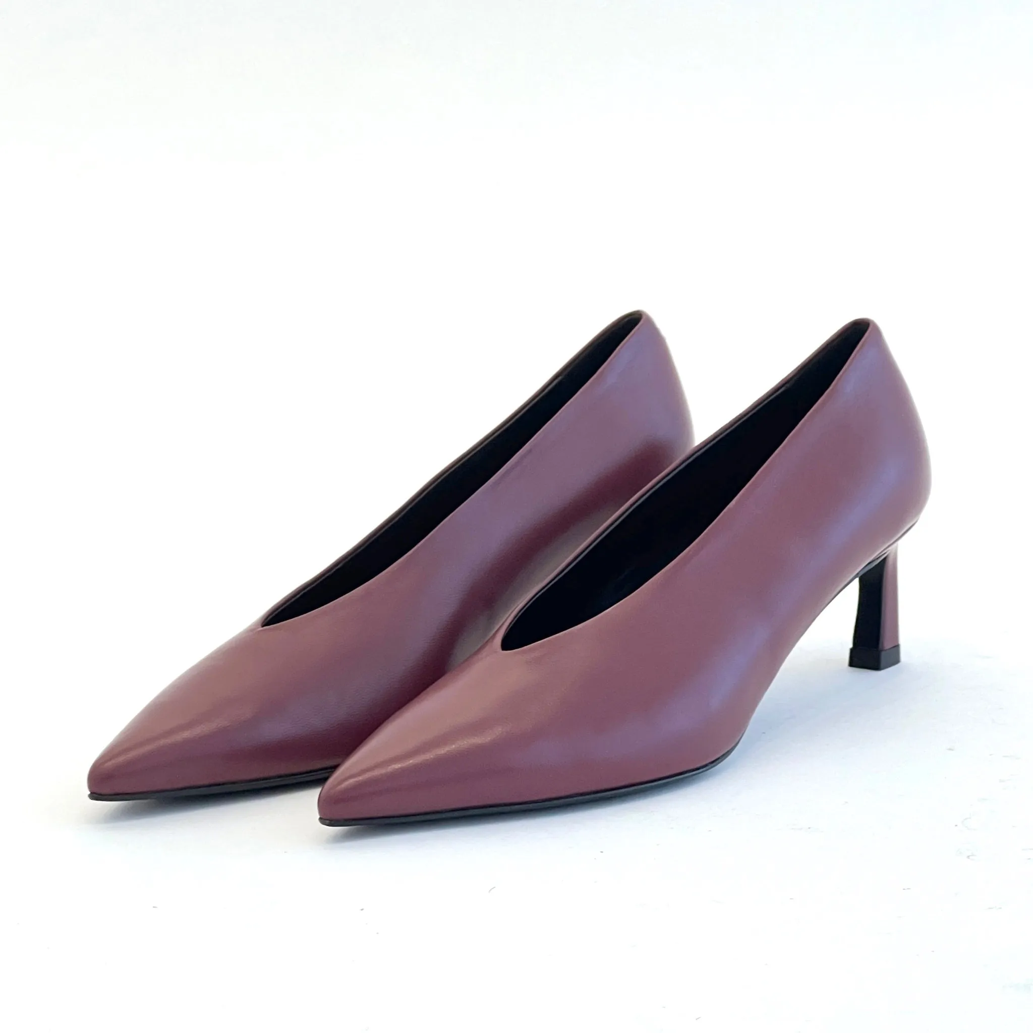 Pointy Toe Kitten Heel Pumps